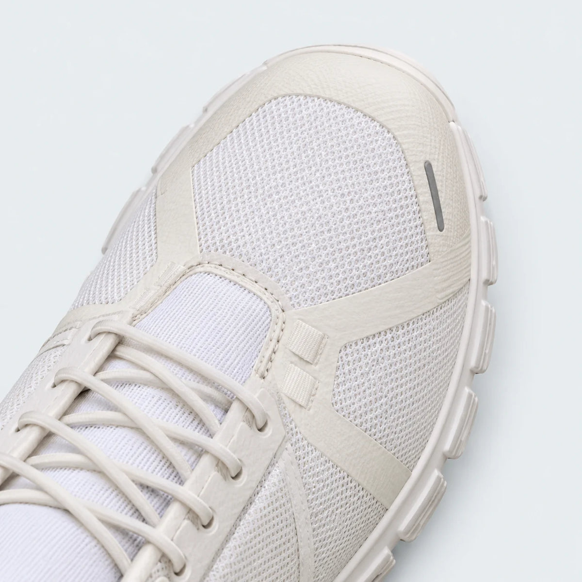 Cloud 6 White White